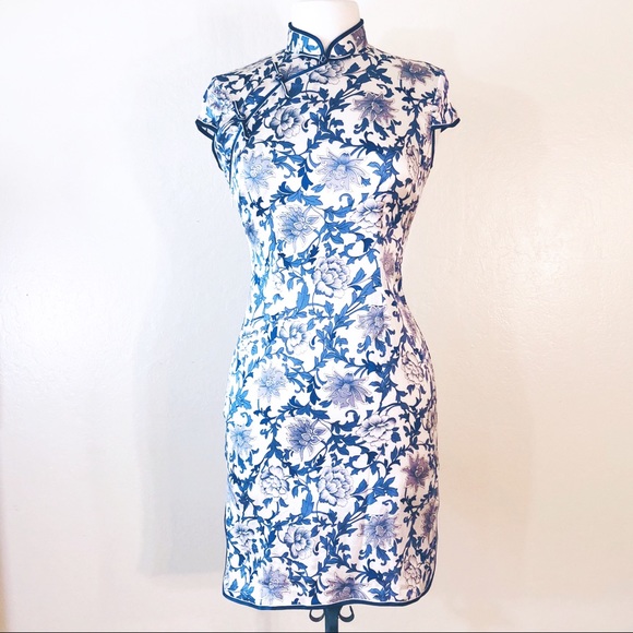 Dresses & Skirts - ASIAN WIGGLE DRESS Silk Size M